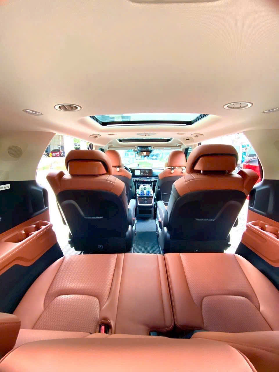 Thuê xe Carnival 8 chỗ giá rẻ tạ Hà Nội