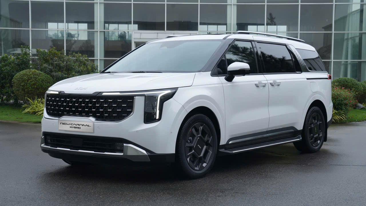 Thuê Xe Carnival Đưa Rước Khách Hàng VIP Tại Hà Nội