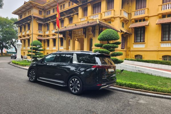 Thuê xe carnival tại Hà Nội