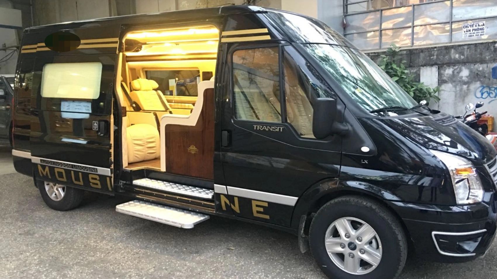 Cho Thuê xe Limousine 16 chỗ VIP tại Hà Nội