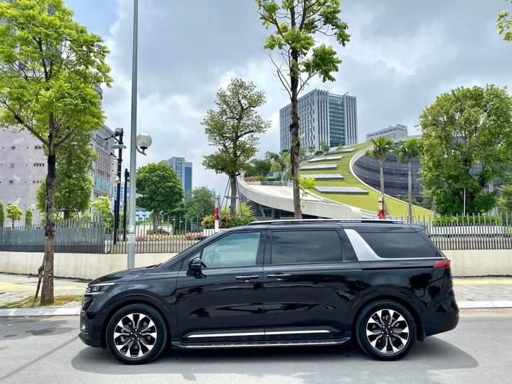 Thuê xe Carnival đưa rước khách hàng VIP tại Hà Nội