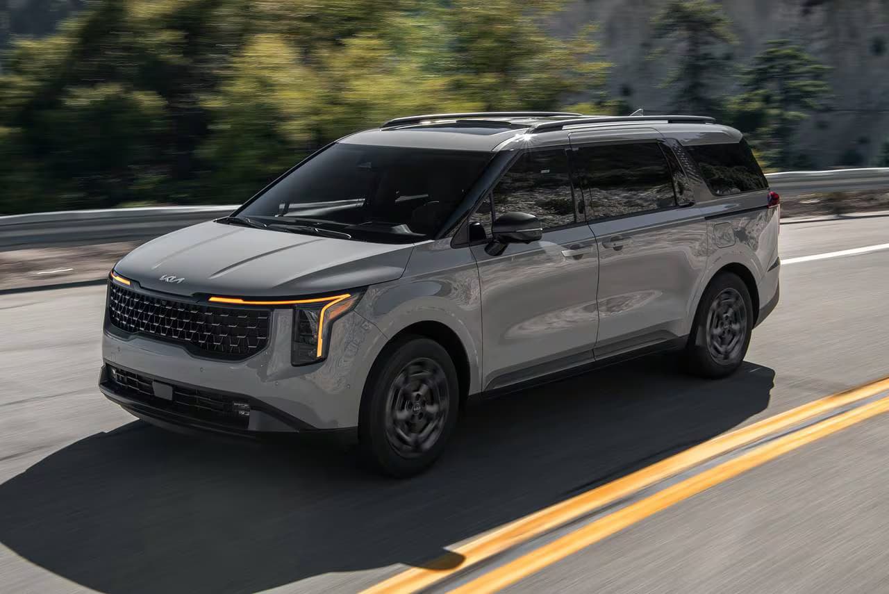 Bảng giá thuê xe Carnival và ngoại thất