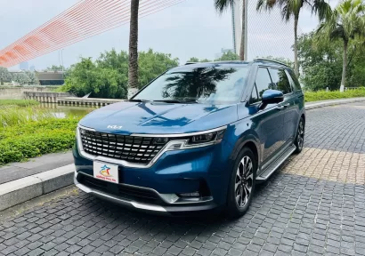 Thuê xe carnival đưa rước khách hàng Vip