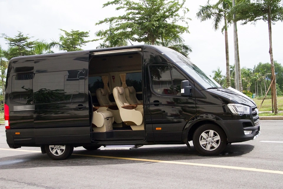 Thuê xe Limousine 16 chỗ